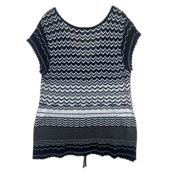 Torrid Y2K Black White Top Plus Size 3X Short Sleeve Perforated Semi Open Knit - Picture 6 of 11